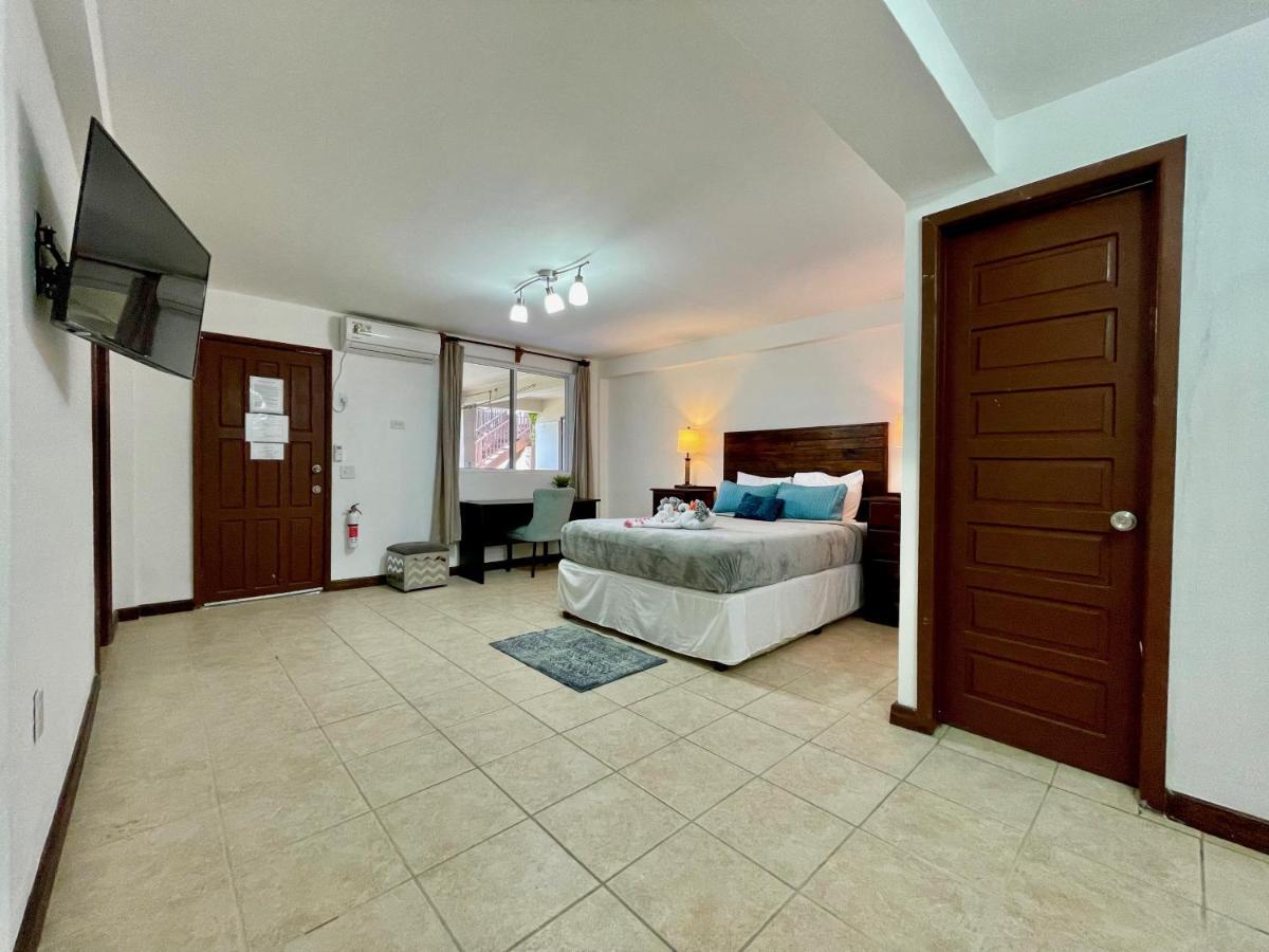 סן פדרו Parham Plaza Hotel מראה חיצוני תמונה