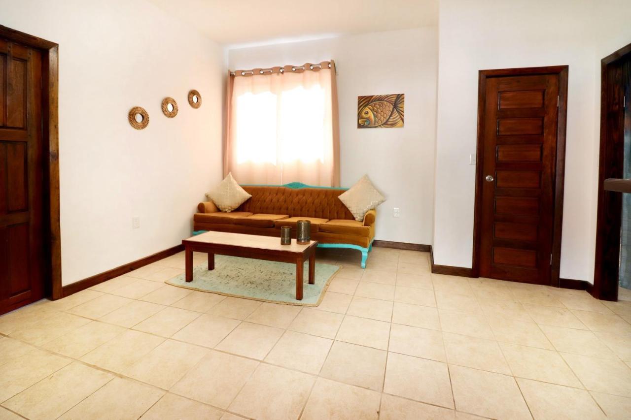 סן פדרו Parham Plaza Hotel מראה חיצוני תמונה
